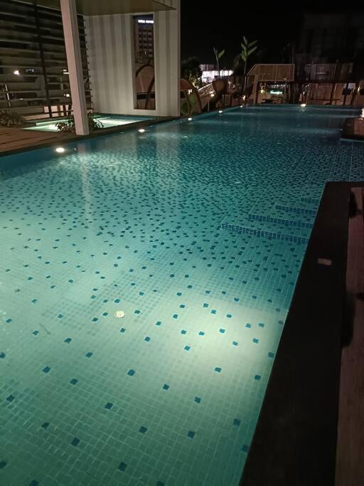 Appartamento Sky Trees 4 Guests High Floor Smart Tv Garden View A1801 Johor Bahru Esterno foto