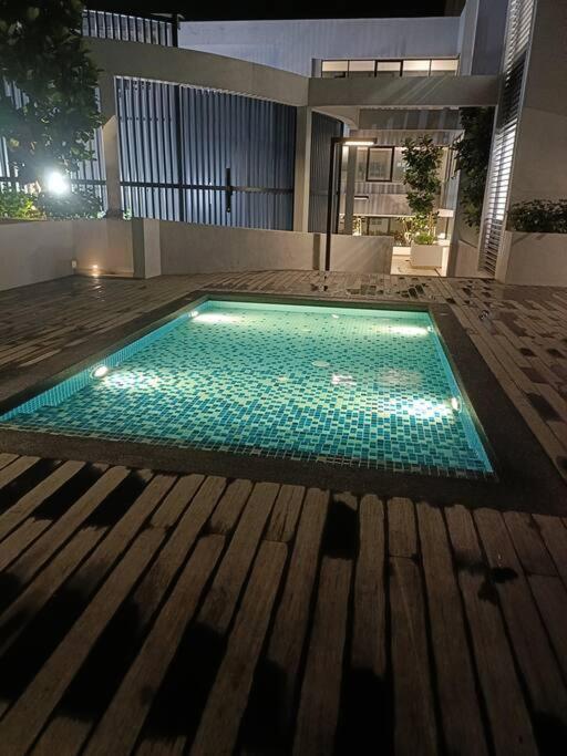 Appartamento Sky Trees 4 Guests High Floor Smart Tv Garden View A1801 Johor Bahru Esterno foto