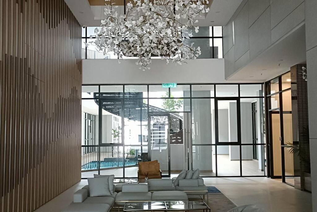 Appartamento Sky Trees 4 Guests High Floor Smart Tv Garden View A1801 Johor Bahru Esterno foto