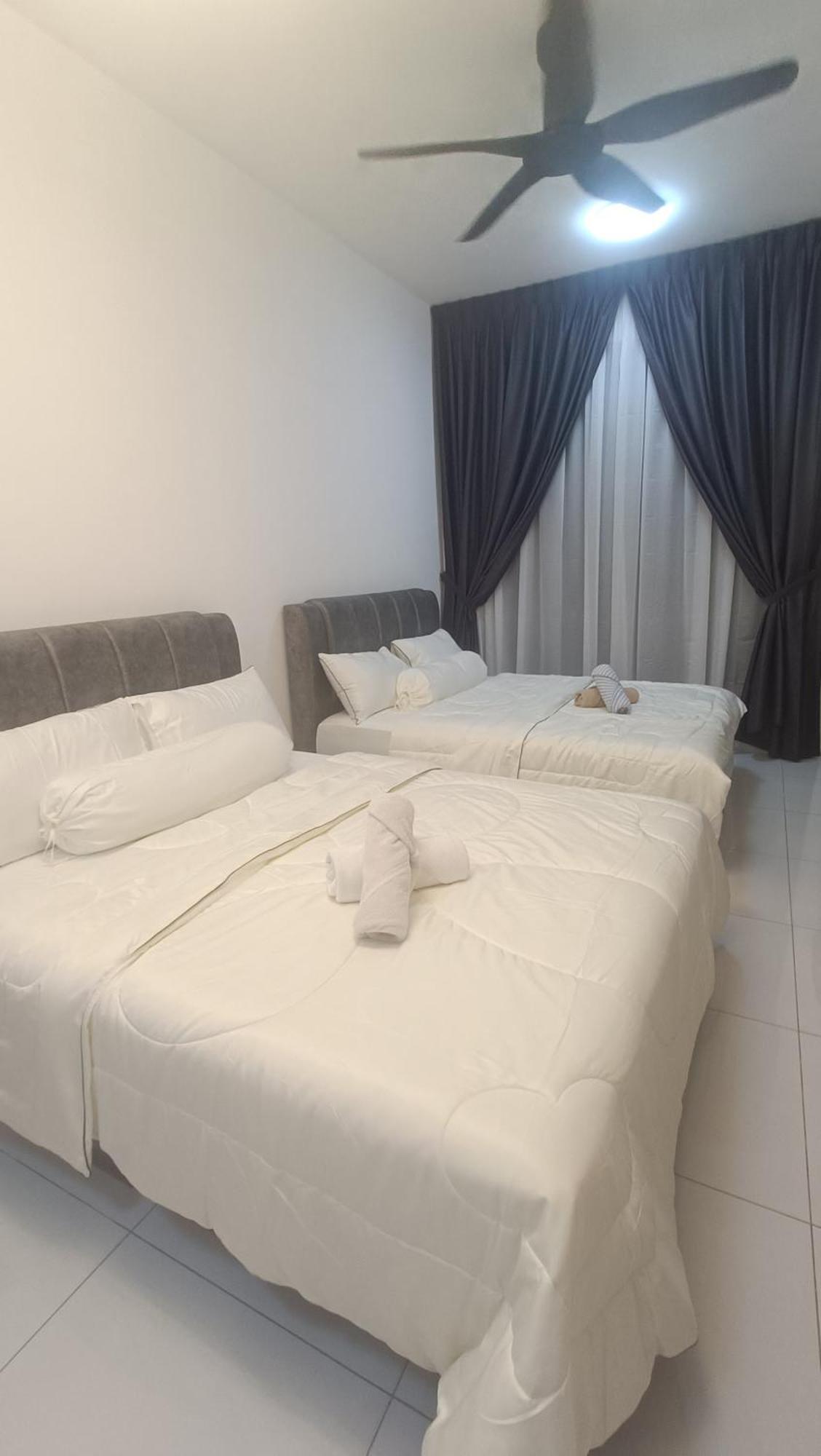 Appartamento Sky Trees 4 Guests High Floor Smart Tv Garden View A1801 Johor Bahru Esterno foto